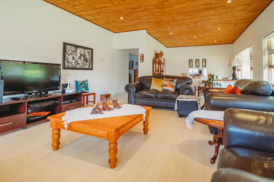 5 Bedroom Property for Sale in Heather Park Western Cape